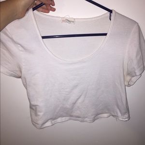 white short sleeve cropped top
